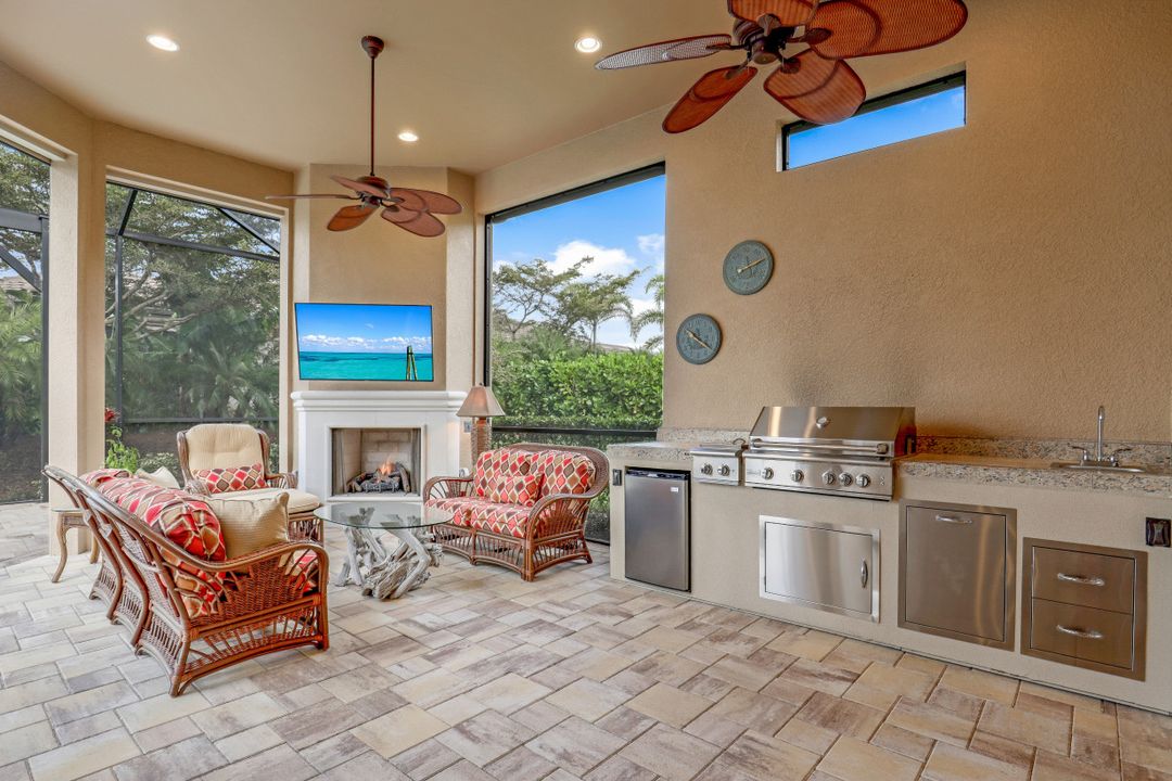 8651 Amour Ct, Naples, FL 34119