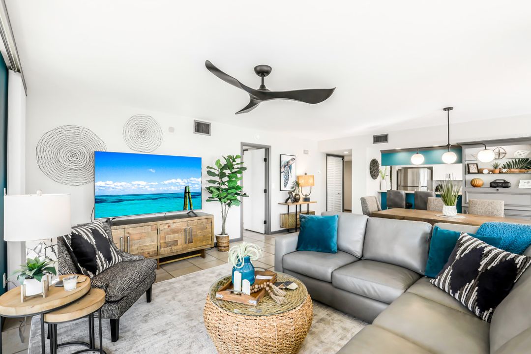 11116 Gulf Shore Dr #904, Naples, FL 34108