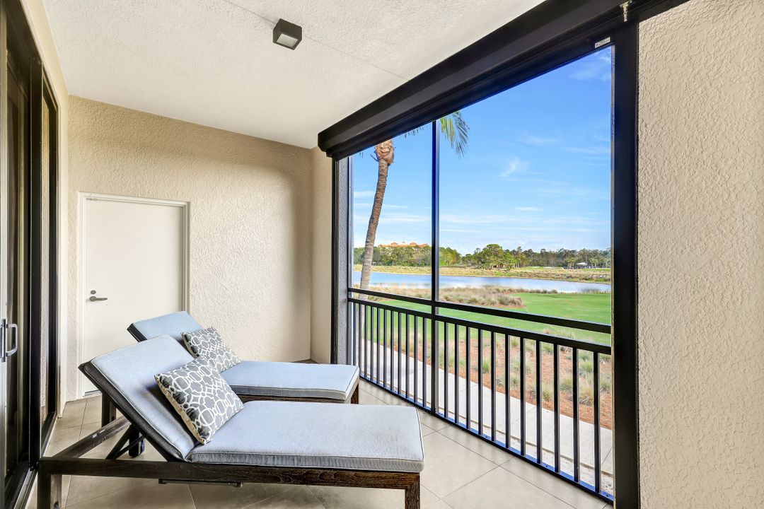 2538 Marquesa Royale Ln  #102, Naples, FL 34109