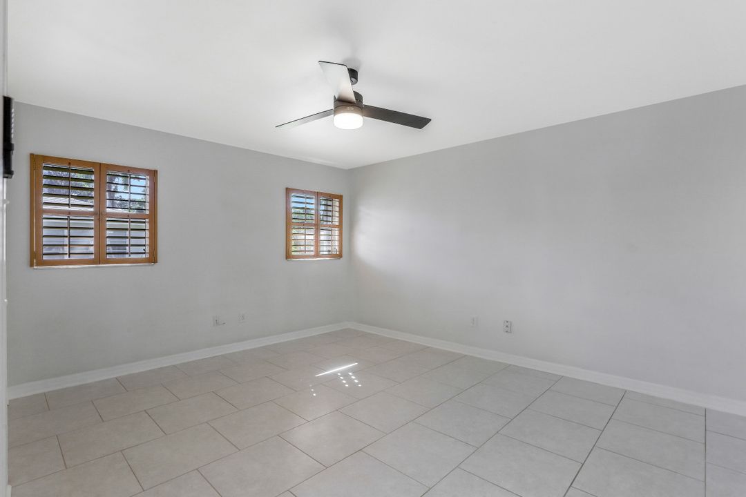 19 Crooked Ln, Naples, FL 34112