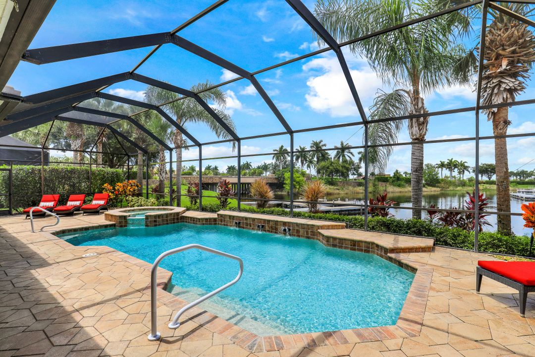 8733 Hideaway Harbor Ct, Naples, FL 34120