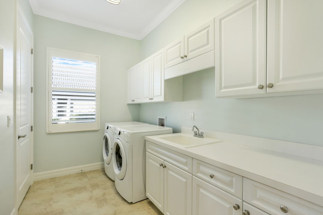 2030 El Dorado Pkwy W, Cape Coral, FL 33914