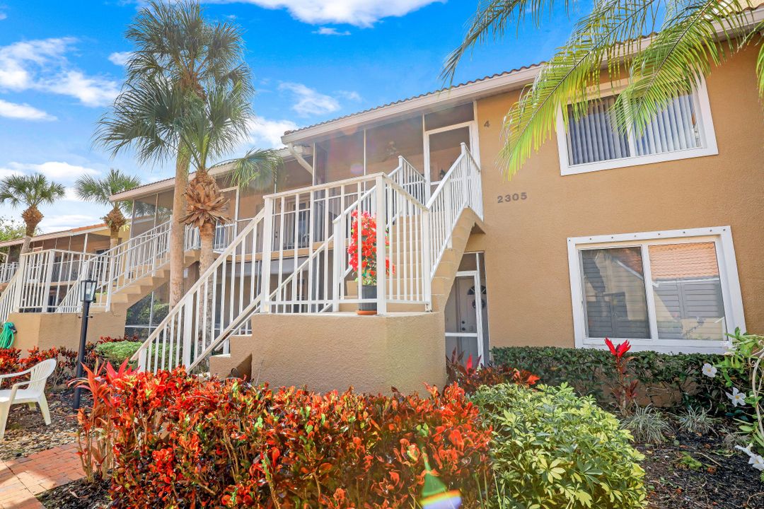 2305 Hidden Lake Dr #4, Naples, FL 34112