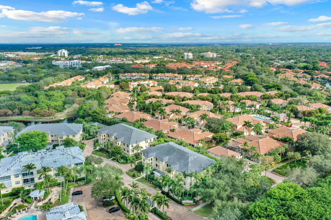 700 Bentwater Cir #103, Naples, FL 34108