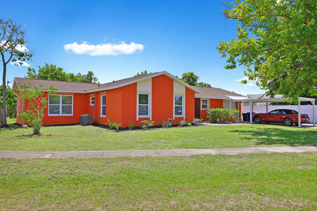 977 Hearty St, North Fort Myers, FL 33903