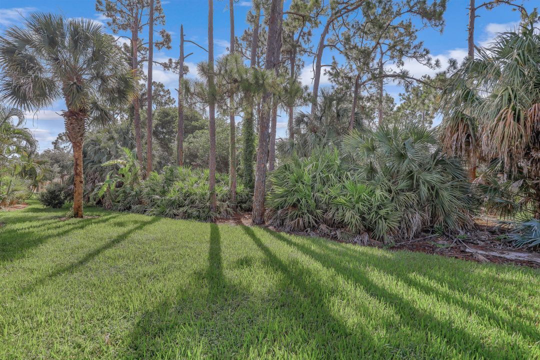 1985 Par Dr, Naples, FL 34120