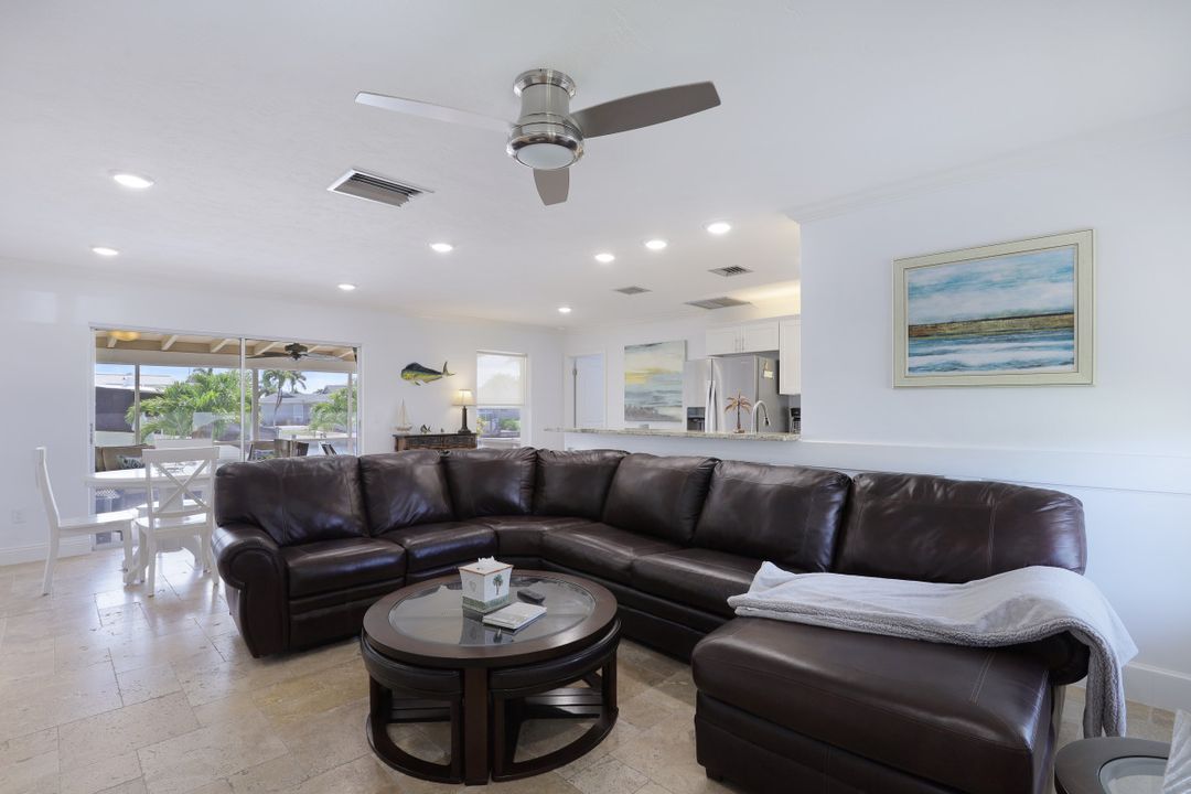 787 Apple Ct, Marco Island, FL 34145