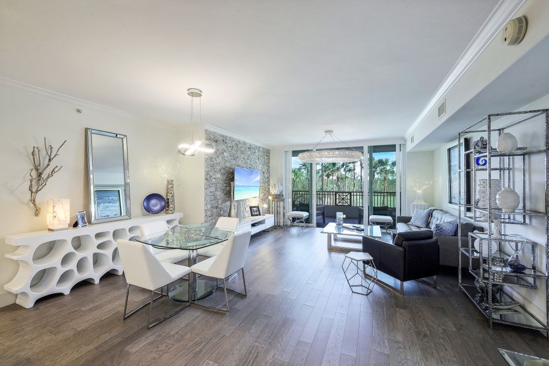 2748 Tiburon Blvd E #304, Naples, FL 34109