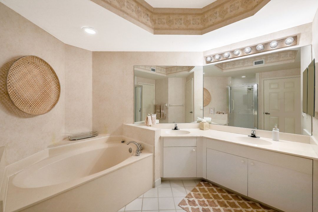 700 Lambiance Cir Apt 101, Naples, FL 34108