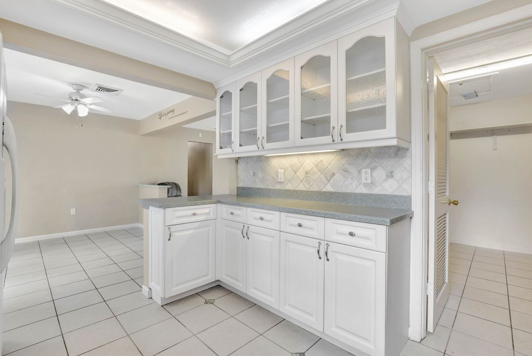 4656 Capri Dr, Naples, FL 34103