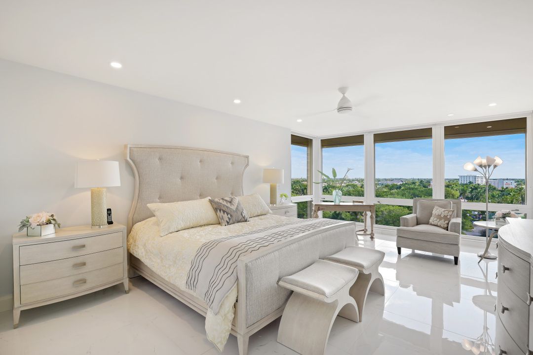 4051 Gulf Shore Blvd N #806, Naples, FL 34103