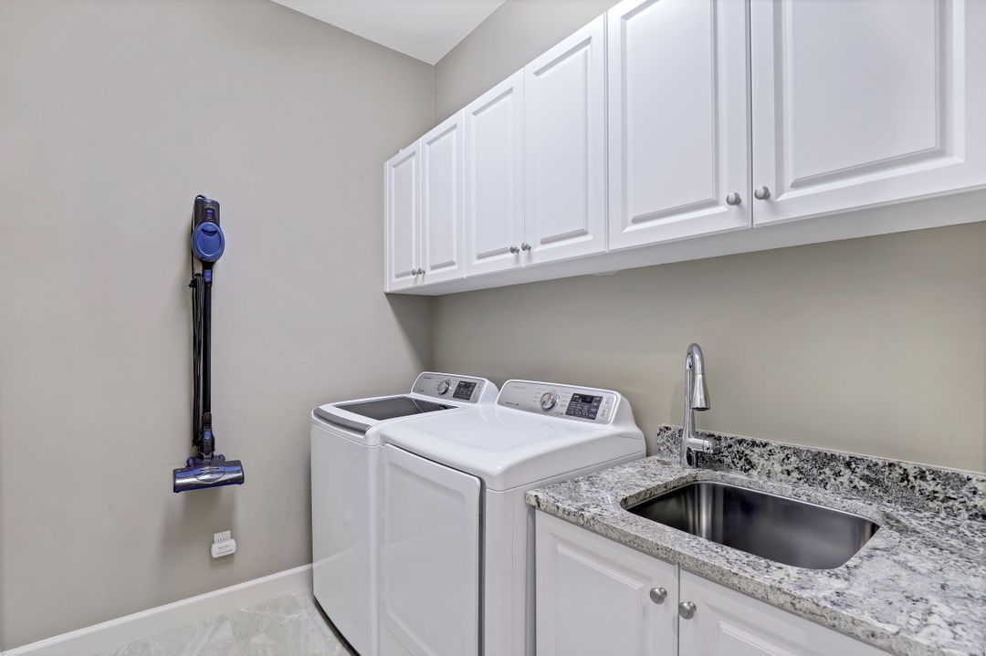 535 Spinnaker Dr, Marco Island, FL 34145