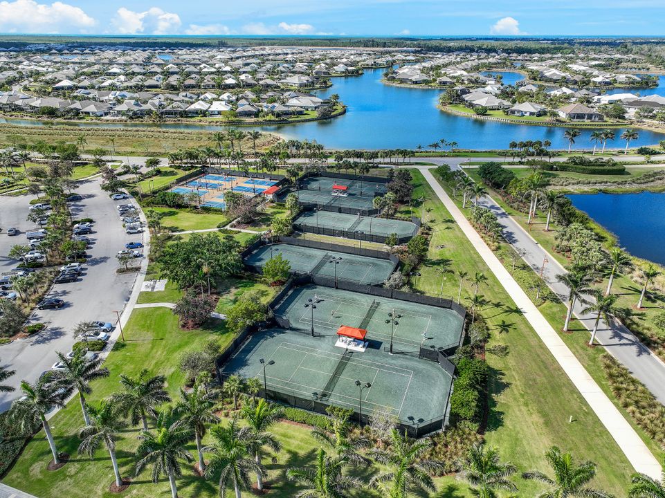 5570 Tobago Blvd, Naples, FL 34113