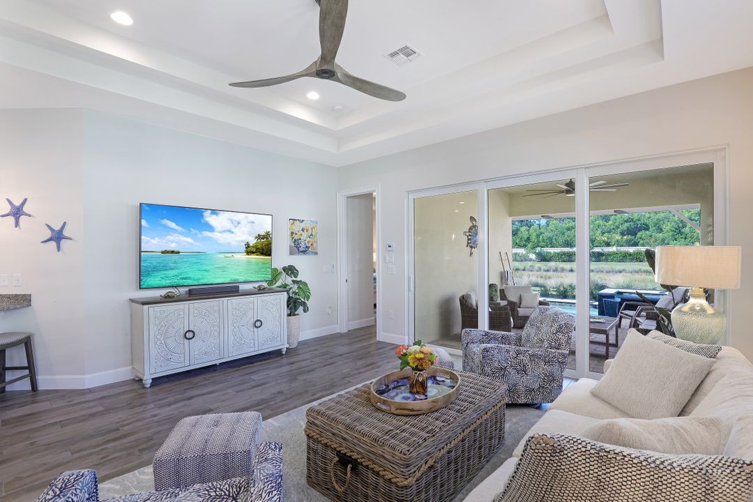 5855 Haiti Dr, Naples, FL 34112