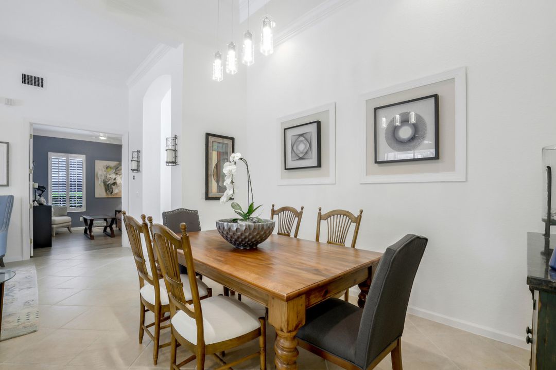 9150 Quartz Ln, Naples, FL 34120