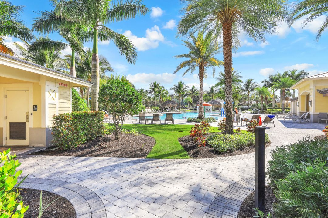 2434 Orchard St, Naples, FL 34120