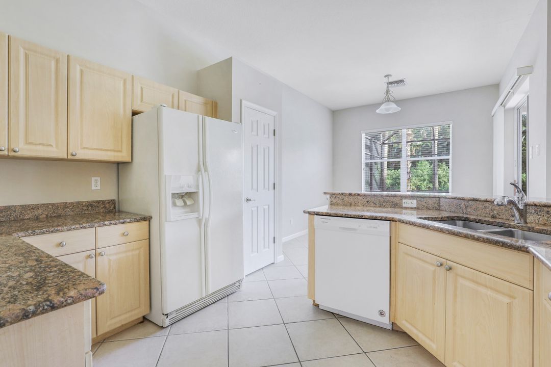 7826 Founders Cir, Naples, FL 34104