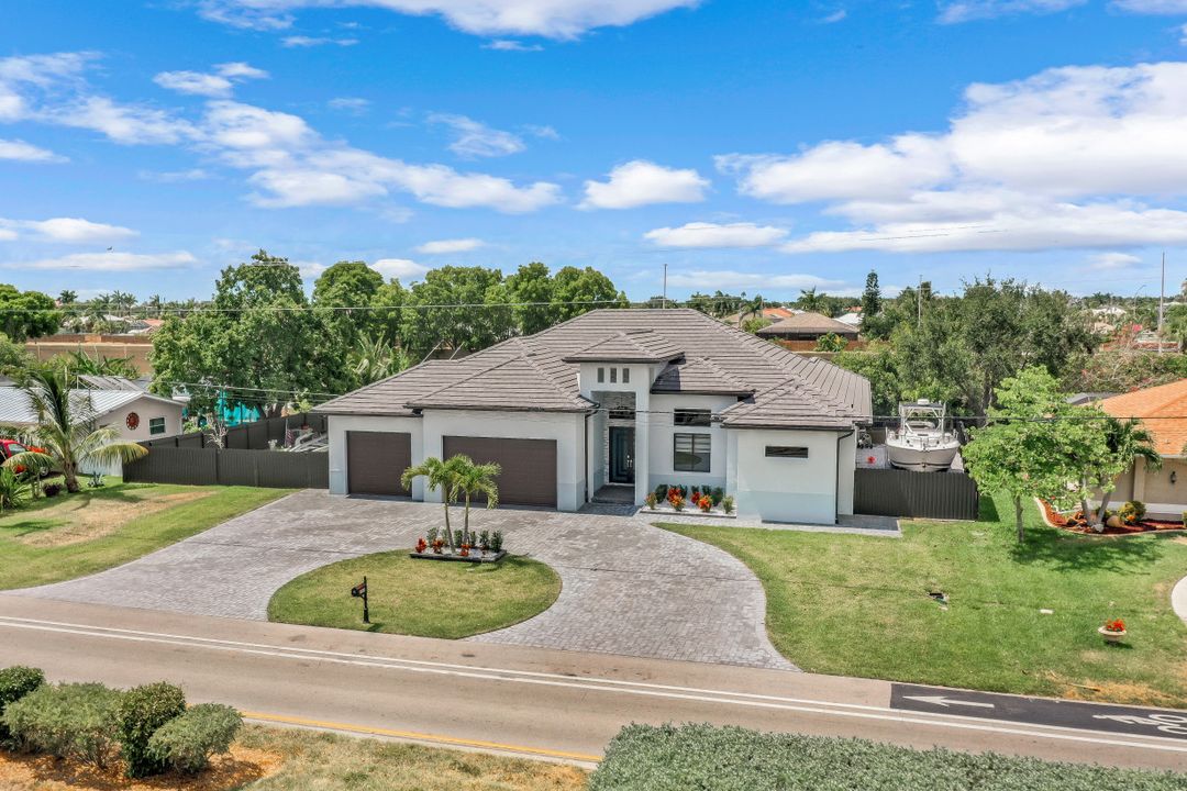 1903 Everest Pkwy, Cape Coral, FL 33904