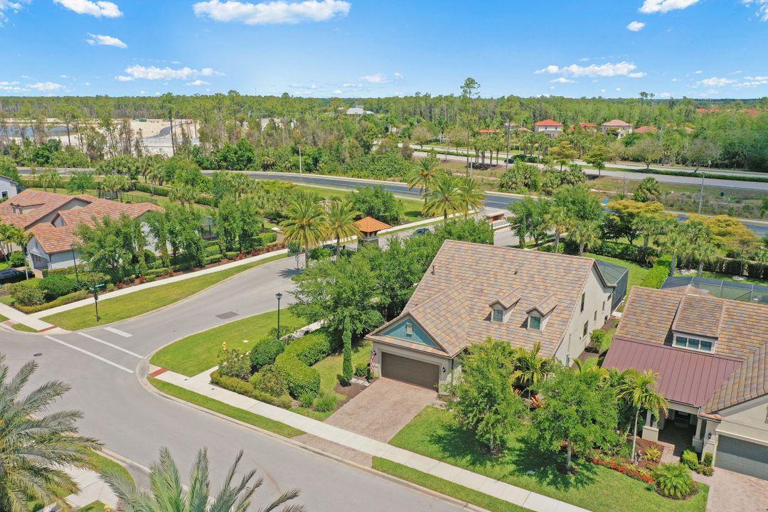 16083 Camden Lakes Cir, Naples, FL 34110