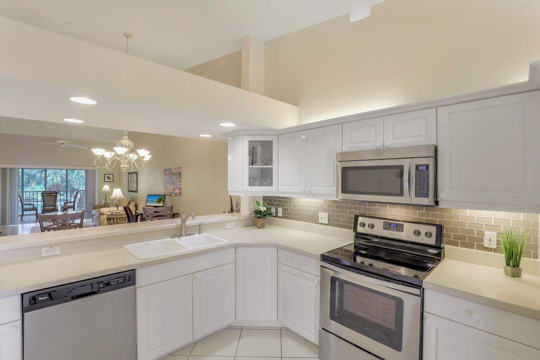 6830 Beach Resort Dr #4, Naples, FL 34114