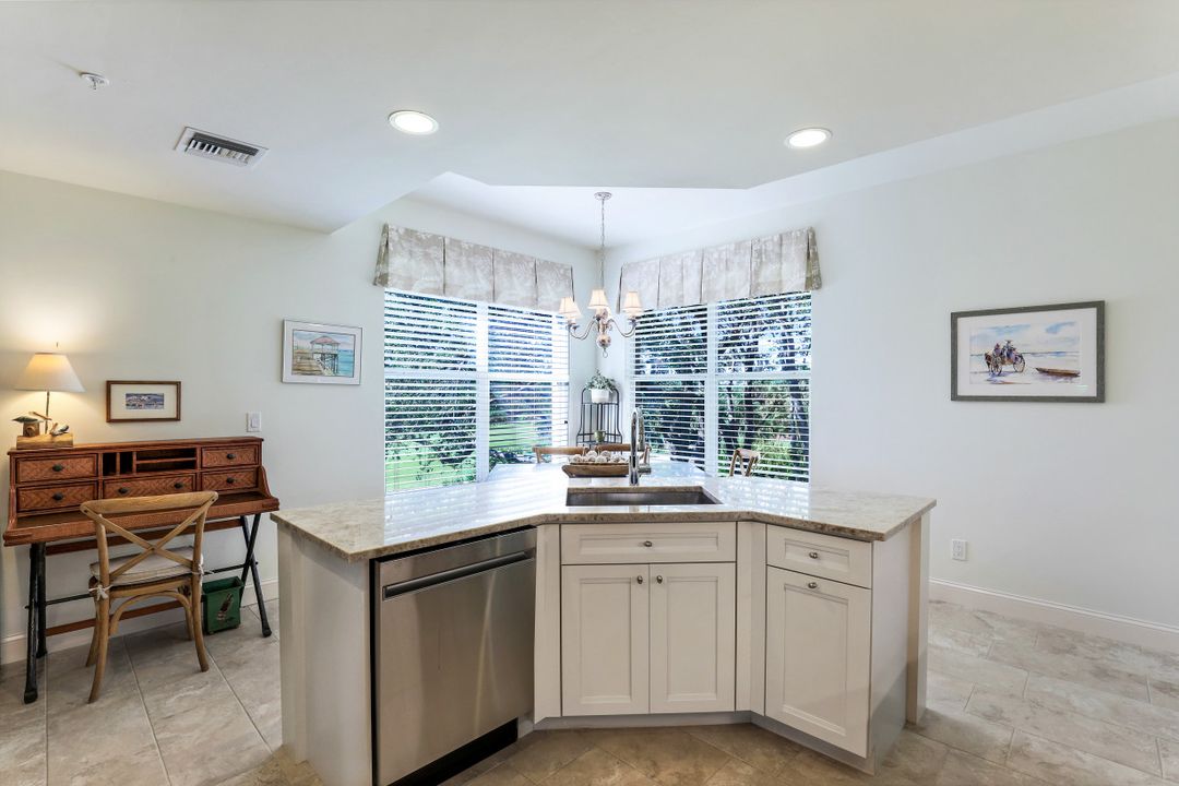 4650 Yacht Harbor Dr #126, Naples, FL 34112