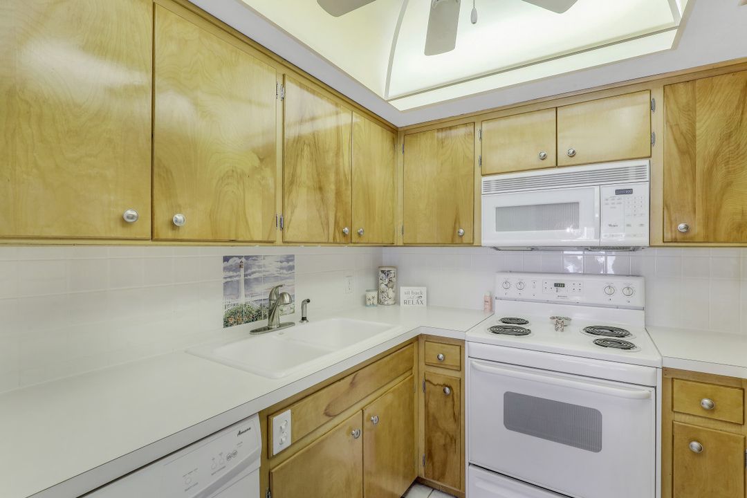 344 Harbour Dr, Naples, FL 34103