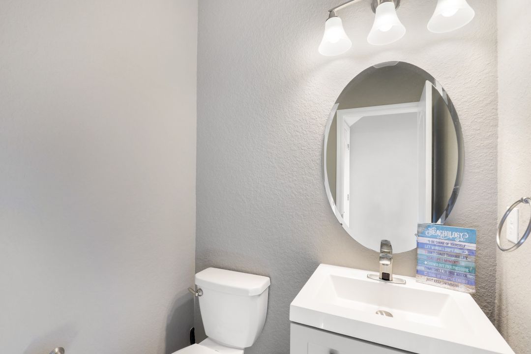 2262 Vermont Ln, Naples, FL 34120