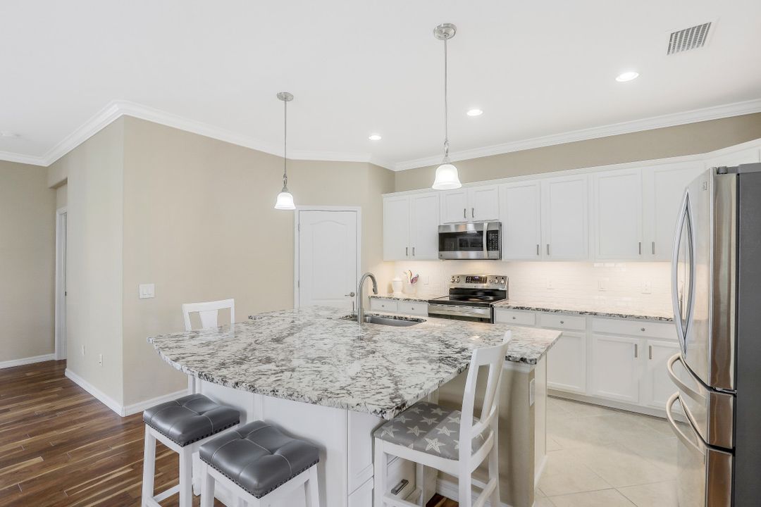 14615 Fern Lake Ct, Naples, FL 34114