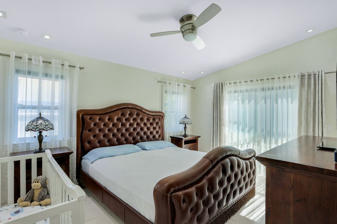 648 100th Ave N, Naples, FL 34108