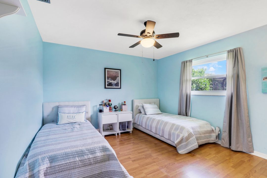 10430 Windsor Way, Naples, FL 34109