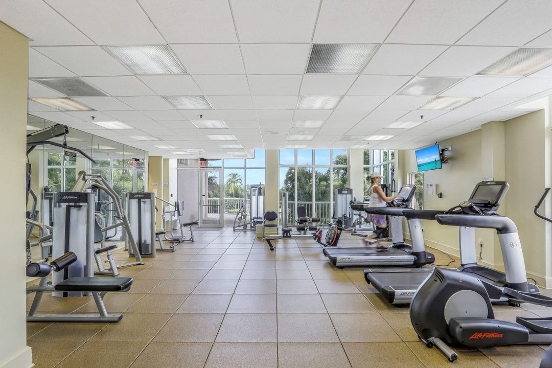 40 Seagate Dr #1203, Naples, FL 34103