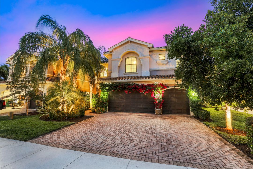 3082 Hudson Ter, Naples, FL 34119