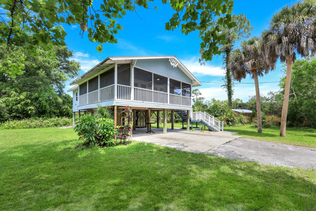 5202 Cypress Ln, Naples, FL 34113