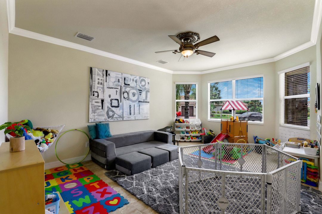 21001 Bosco Ct, Estero, FL 33928