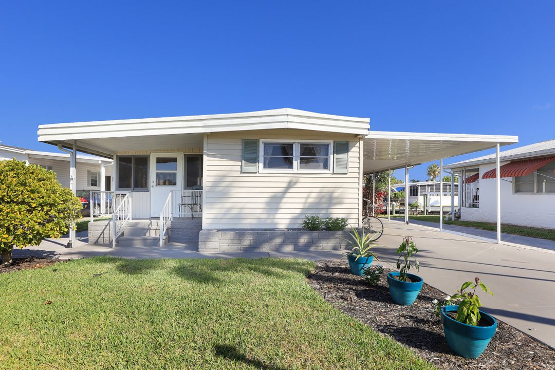 11340 Cypress Ln, Fort Myers Beach, FL 33931