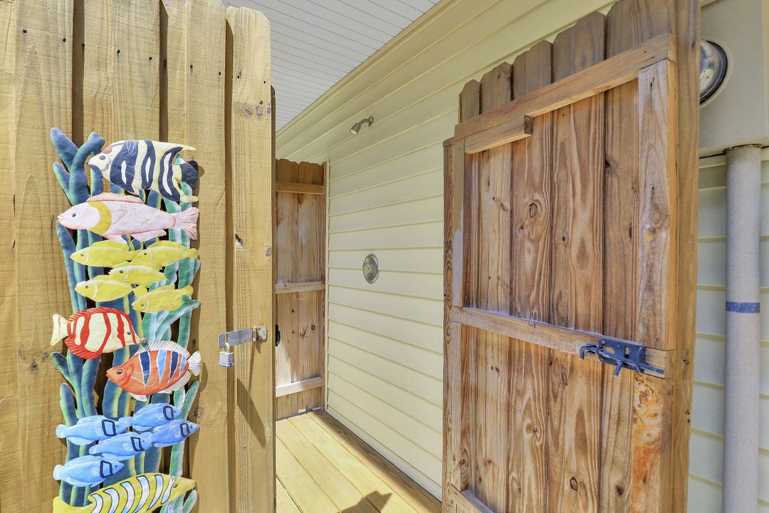 9455 Beverly Ln, Sanibel, FL 33957