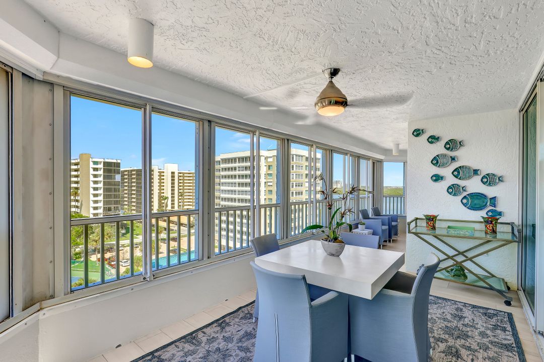 25 Bluebill Ave #805, Naples, FL 34108