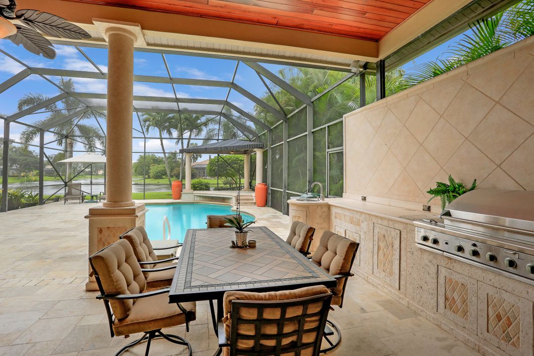 581 Wedgewood Way, Naples, FL 34119