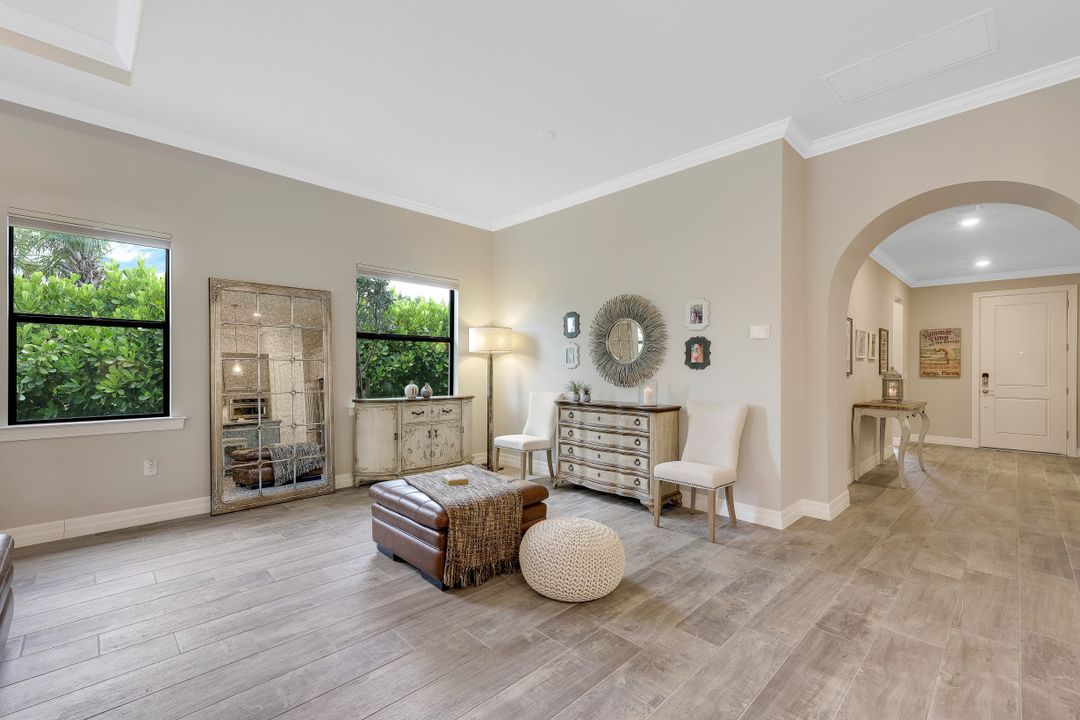 7273 Wilton Dr N, Naples, FL 34109