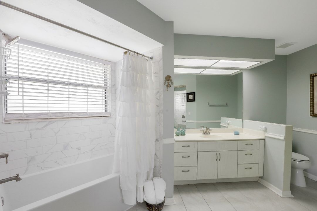 666 Wiggins Bay Dr #B-24, Naples, FL 34110