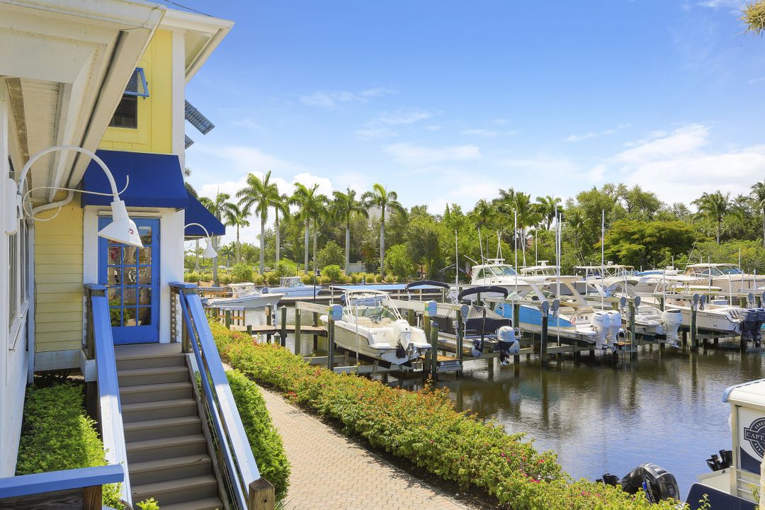 3824 Survey Cir, Bonita Springs, FL 34134