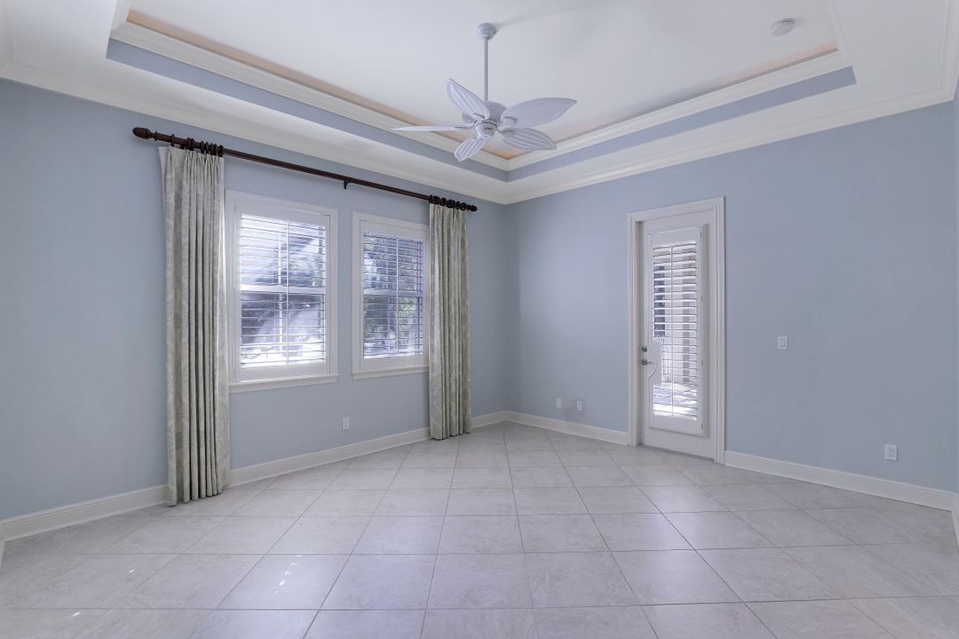 2362 Terra Verde Ln, Naples, FL 34105