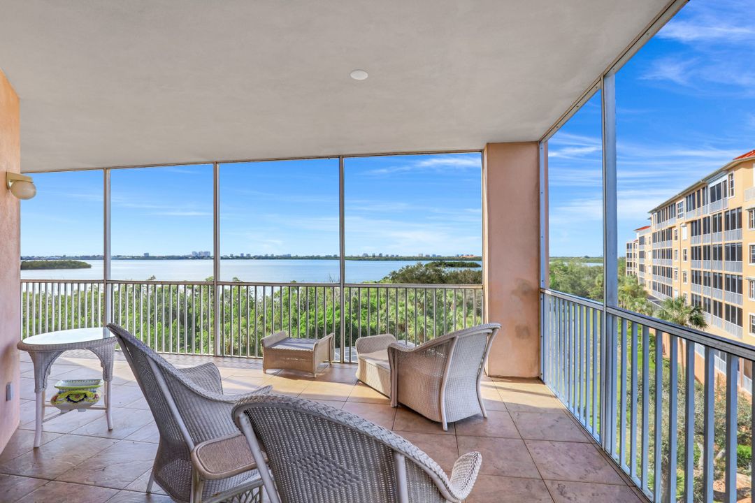 269 Vintage Bay Dr #24, Marco Island, FL 34145