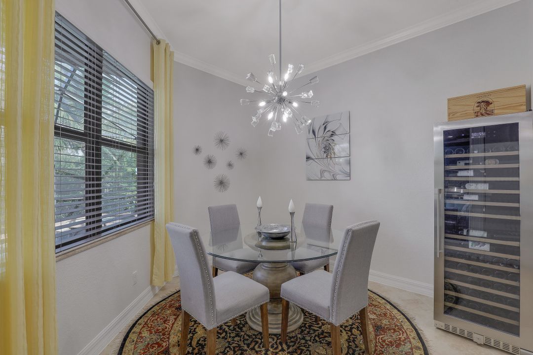 9336 Vercelli Ct, Naples, FL 34113