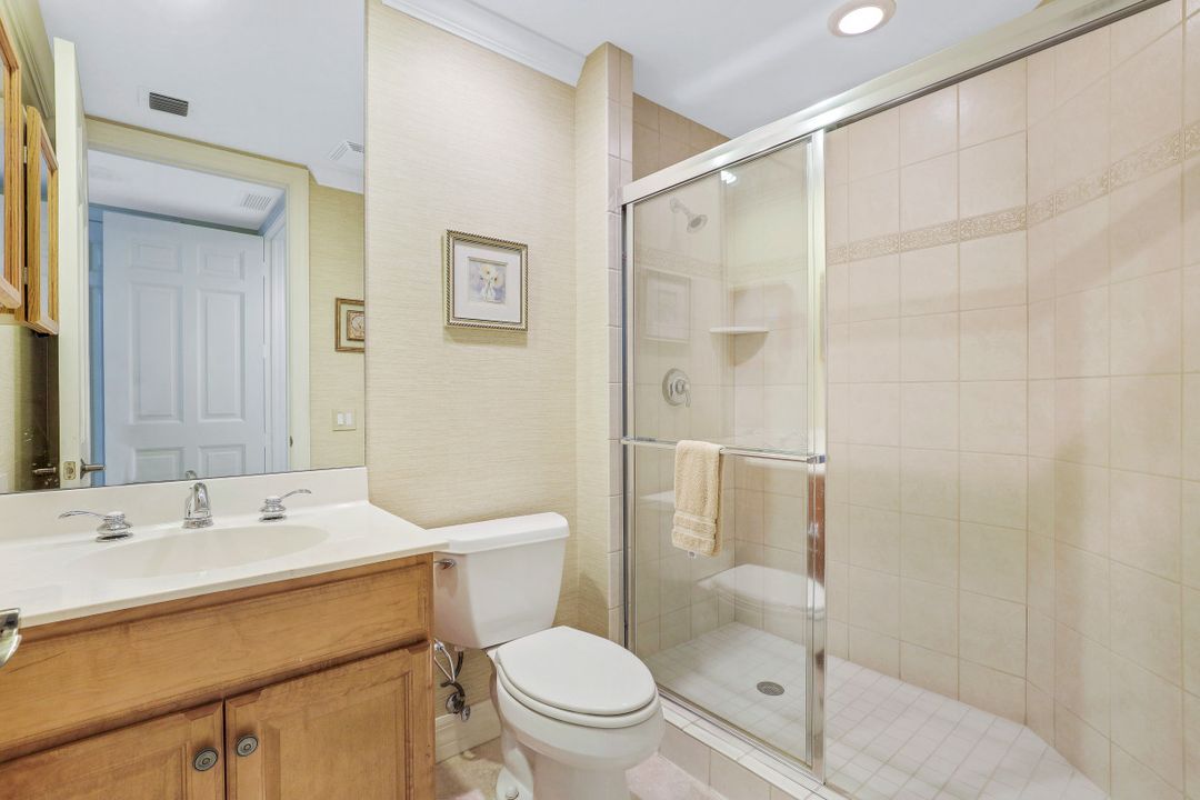 295 Grande Way #905, Naples, FL 34110