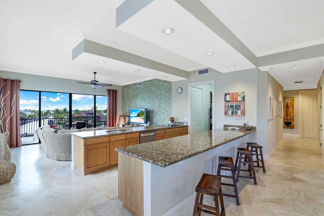 10620 Gulf Shore Dr #401, Naples, FL 34108