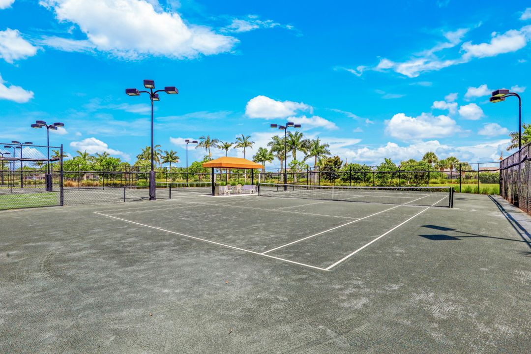 5662 Elbow Ave, Naples, FL 34112