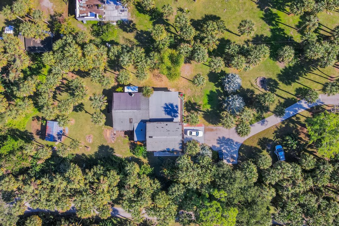 431 12th Ave NW, Naples, FL 34120