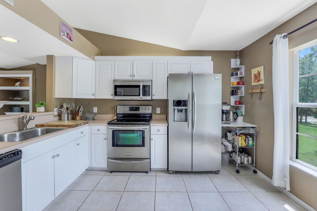 3675 10th Ave SE, Naples, FL 34117