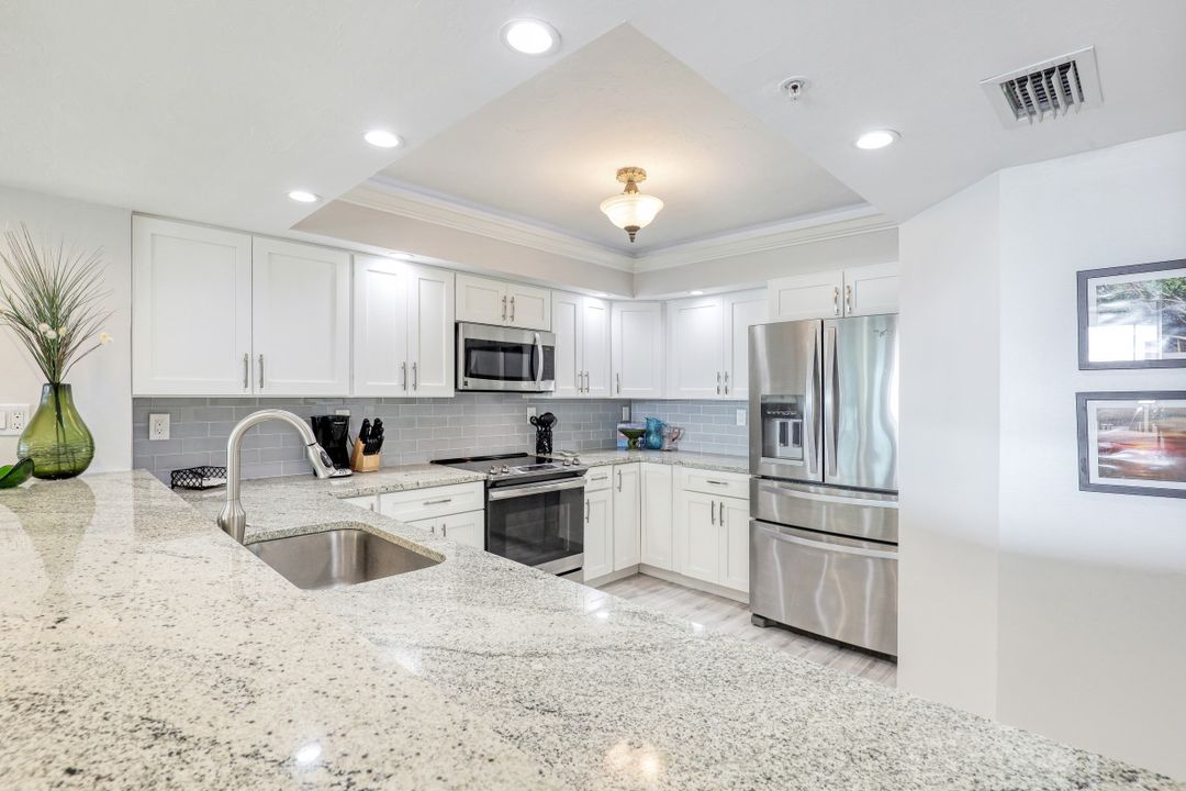 21 Bluebill Ave #603, Naples, FL 34108